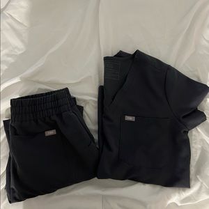 Figs charcoal scrub set